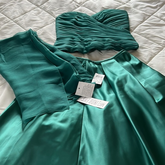 Melinda Eng Dresses & Skirts - Vintage Melinda Eng Designer Emerald Green Silk And Satin ShortParty Dress Siz 4